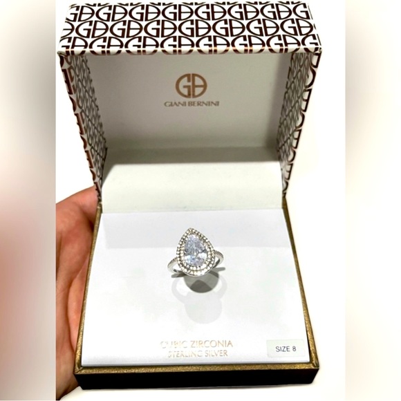 🔥 Giani Bernini Ring- Sterling Silver
Teardrop Cubic
Zirconia Statement Size 8 - Picture 1 of 2